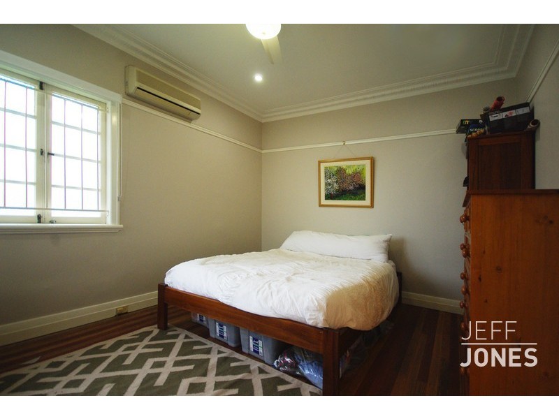 43 Stimpson Street, Fairfield QLD 4103