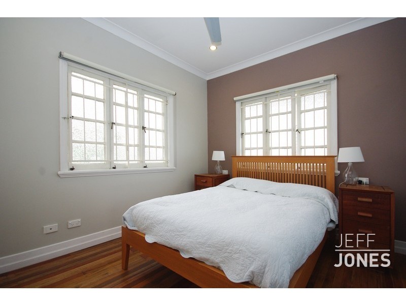 43 Stimpson Street, Fairfield QLD 4103