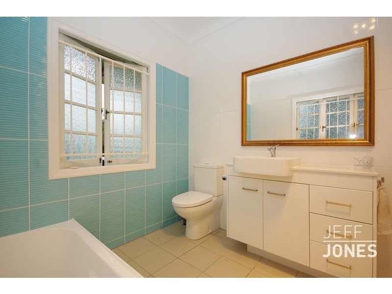 43 Stimpson Street, Fairfield QLD 4103