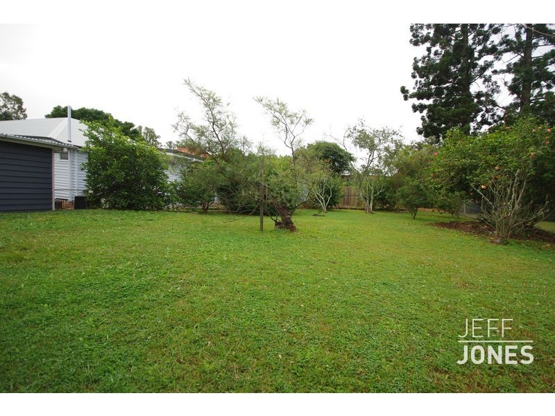 43 Stimpson Street, Fairfield QLD 4103