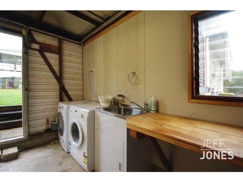 43 Stimpson Street, Fairfield QLD 4103