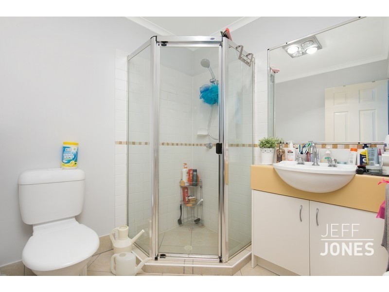 1/62 Douglas Street, Greenslopes QLD 4120