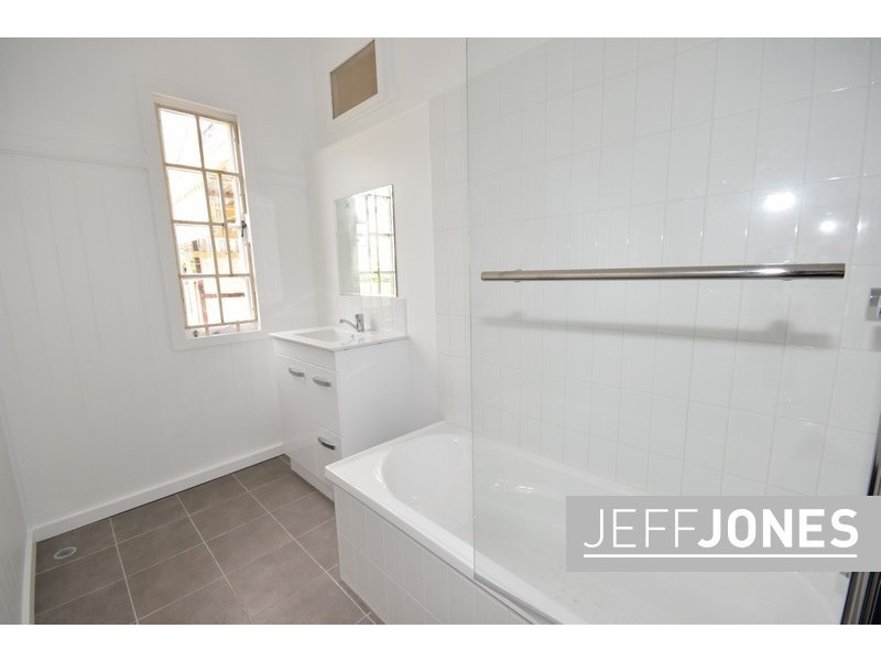 16 Somervell Street, Annerley QLD 4103