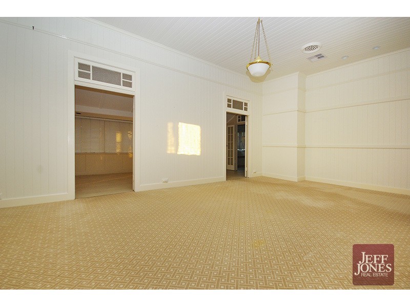 32 Dale Street, Coorparoo QLD 4151