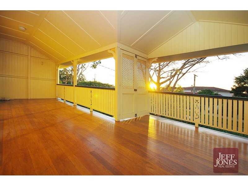 32 Dale Street, Coorparoo QLD 4151