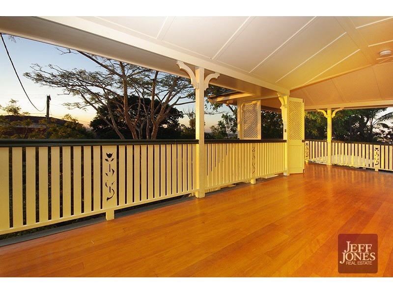 32 Dale Street, Coorparoo QLD 4151