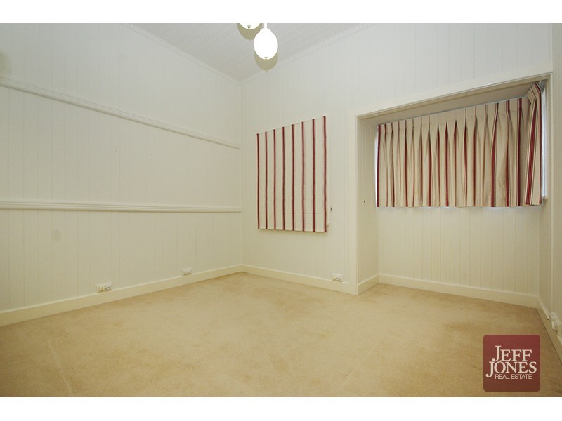 32 Dale Street, Coorparoo QLD 4151