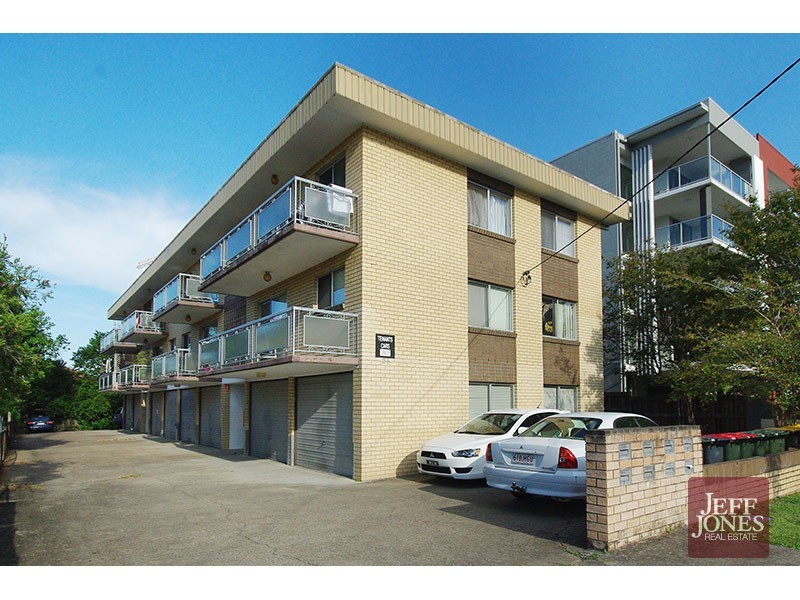 8/24 Carl Street, Woolloongabba QLD 4102