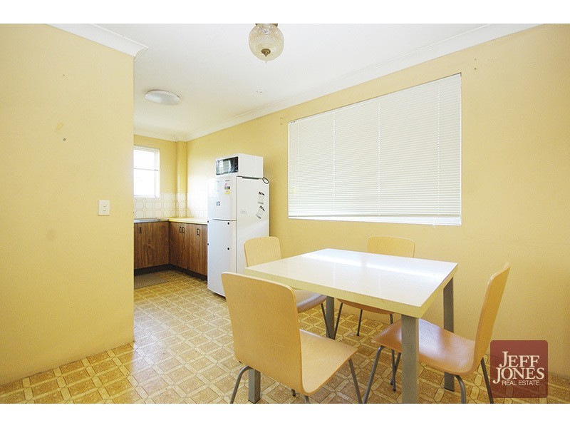 8/24 Carl Street, Woolloongabba QLD 4102