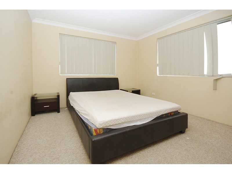 8/24 Carl Street, Woolloongabba QLD 4102