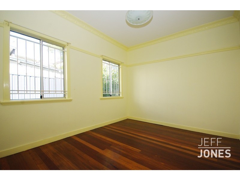 29 Mossgrove Street, Woolloongabba QLD 4102