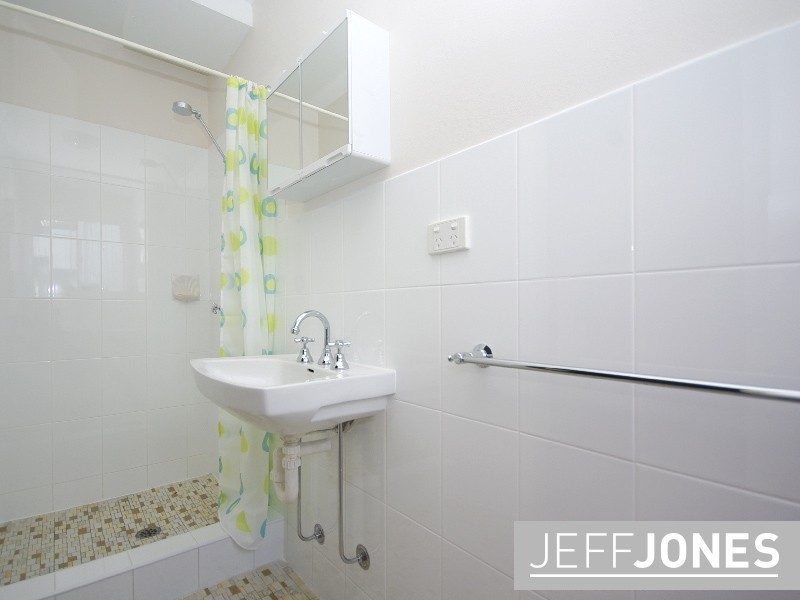 2/27 Mansfield Street, Coorparoo QLD 4151