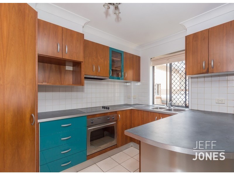 1/52 Knowsley Street, Greenslopes QLD 4120