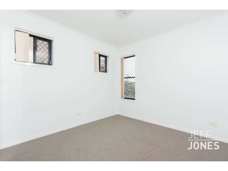 1/52 Knowsley Street, Greenslopes QLD 4120