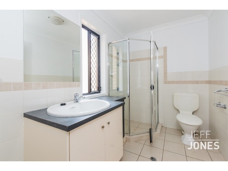 1/52 Knowsley Street, Greenslopes QLD 4120