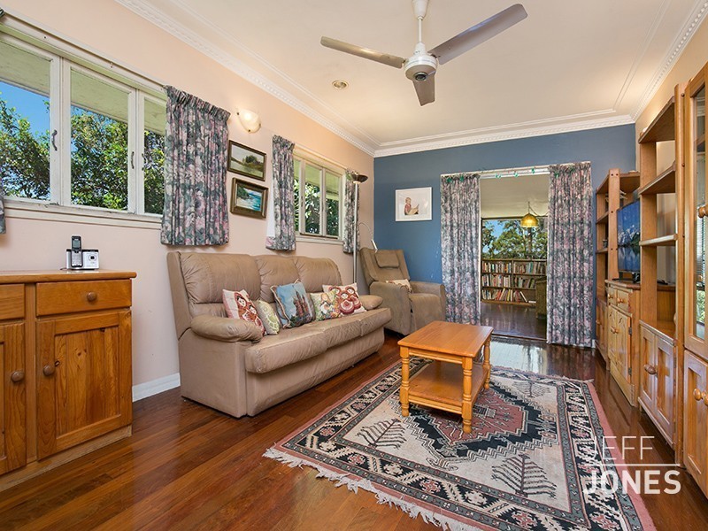 25 Alamine Street, Holland Park QLD 4121