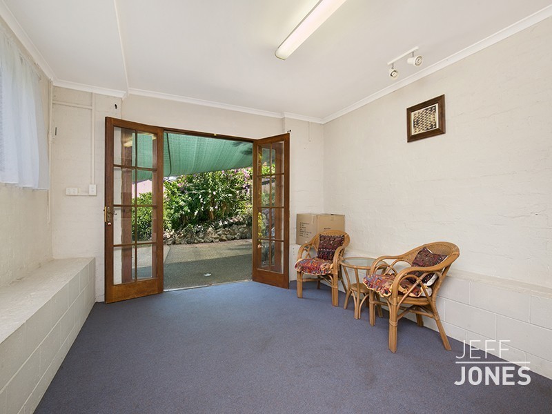 25 Alamine Street, Holland Park QLD 4121