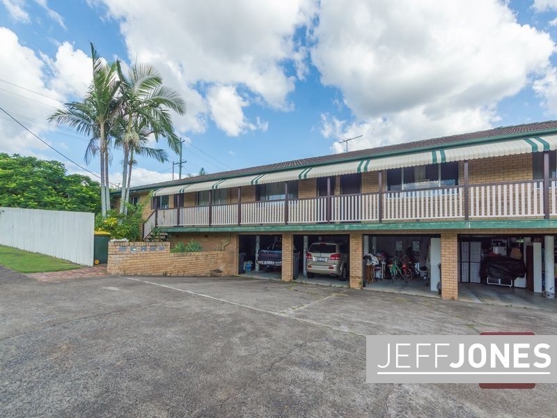 27 Knowsley Street, Greenslopes QLD 4120
