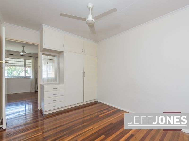 27 Knowsley Street, Greenslopes QLD 4120