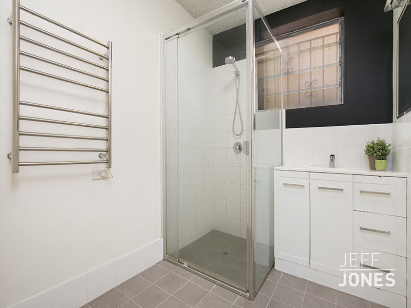 2/36 Galway Street, Greenslopes QLD 4120