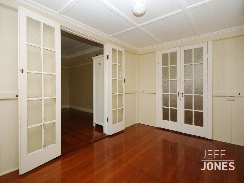 73 Henry Street, Greenslopes QLD 4120