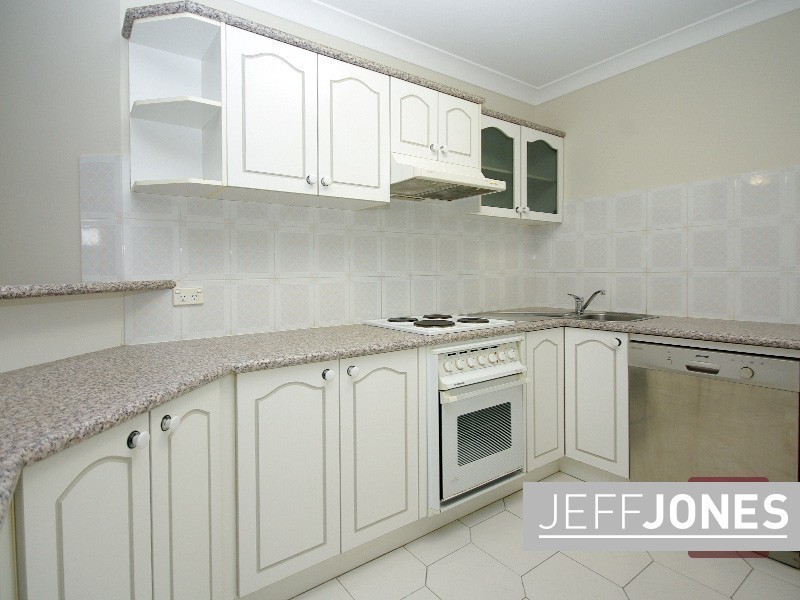8/27 Nelson Street, Coorparoo QLD 4151