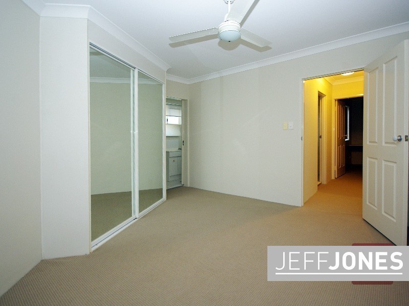 8/27 Nelson Street, Coorparoo QLD 4151