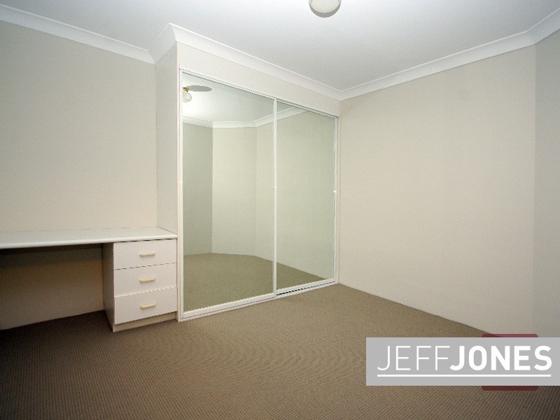 8/27 Nelson Street, Coorparoo QLD 4151