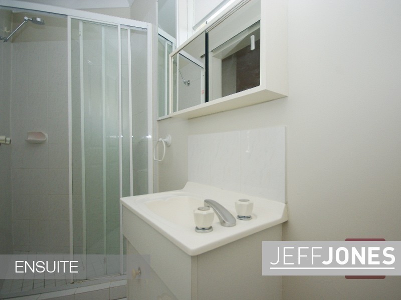 8/27 Nelson Street, Coorparoo QLD 4151
