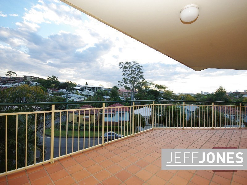 8/27 Nelson Street, Coorparoo QLD 4151