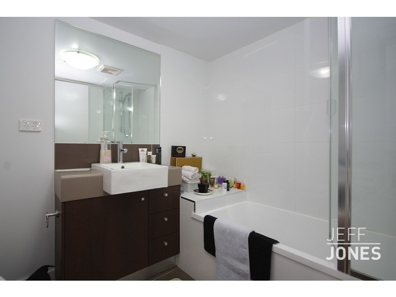 1/1 Dulwich Road, Yeronga QLD 4104