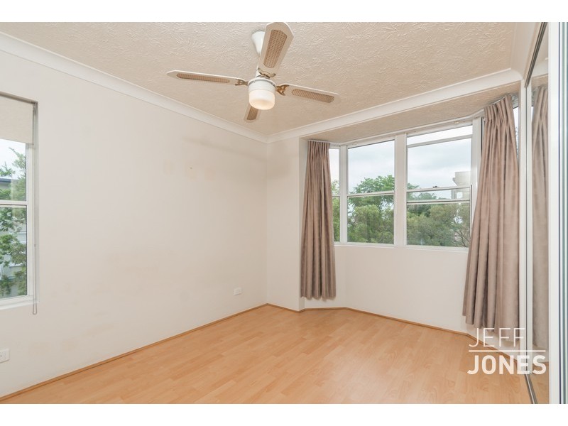 4/237 Cavendish Road, Coorparoo QLD 4151