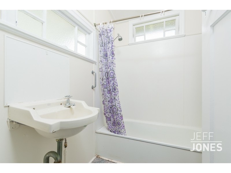 22 Newdegate Street, Greenslopes QLD 4120