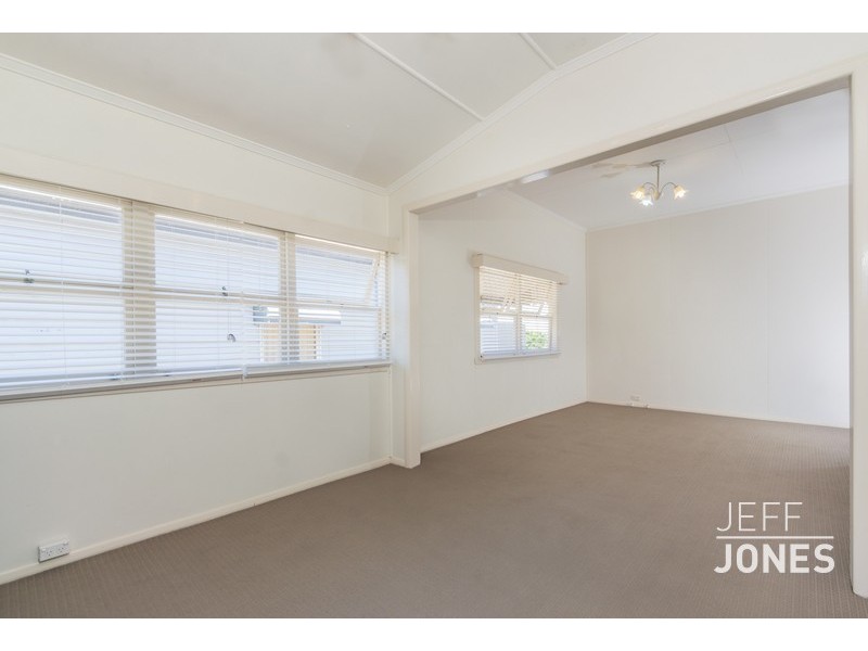 11 Salisbury Street, Woolloongabba QLD 4102