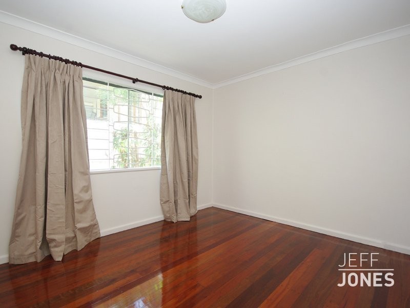 2/36a Newdegate Street, Greenslopes QLD 4120