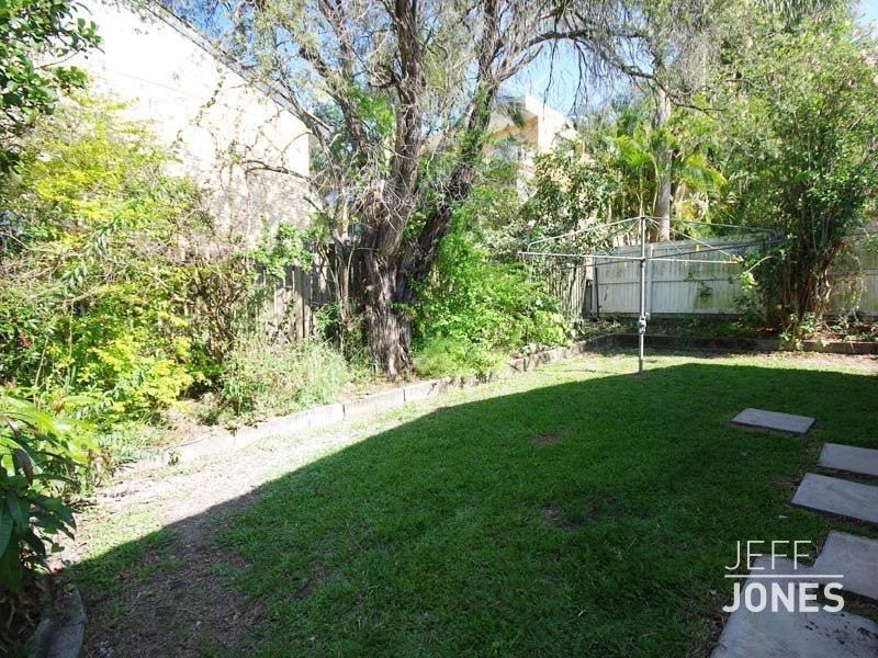 2/36a Newdegate Street, Greenslopes QLD 4120