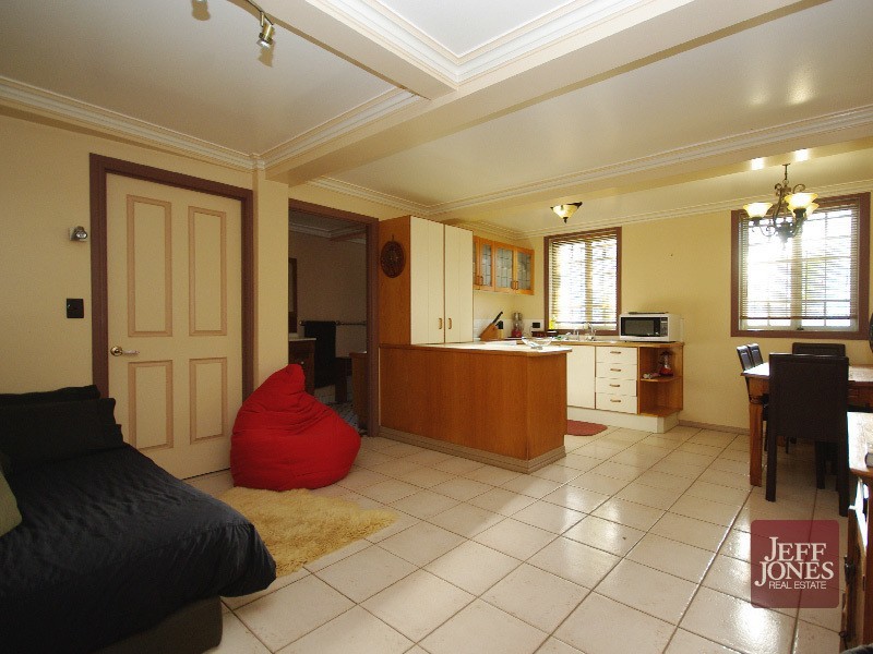 70 Raby Road, Coorparoo QLD 4151