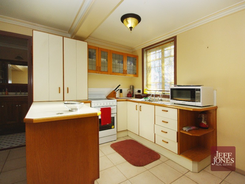 70 Raby Road, Coorparoo QLD 4151