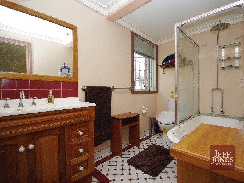 70 Raby Road, Coorparoo QLD 4151