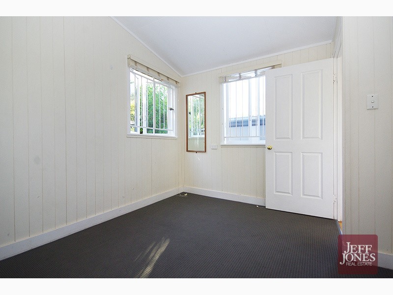 10 Newdegate Street, Greenslopes QLD 4120