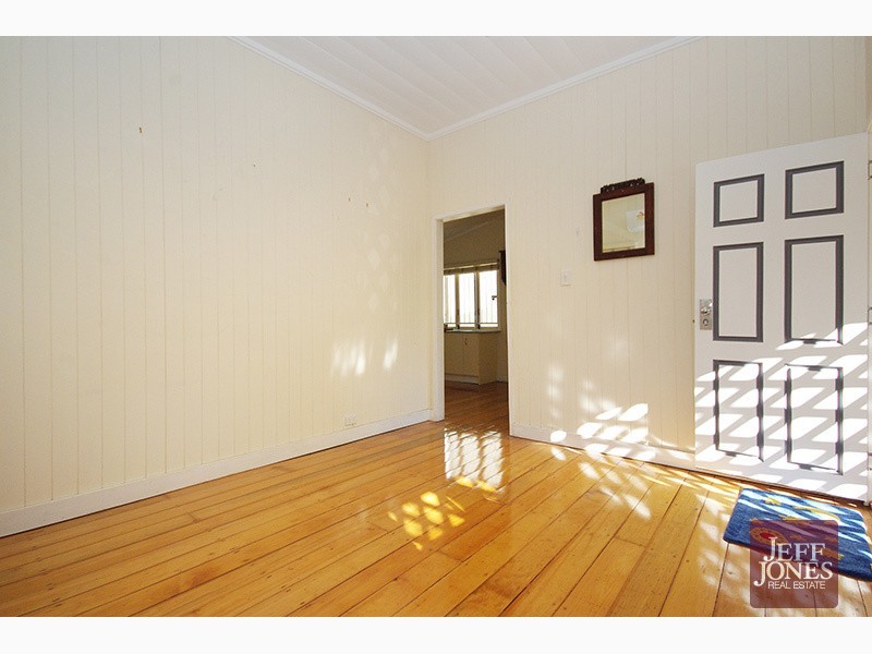 10 Newdegate Street, Greenslopes QLD 4120