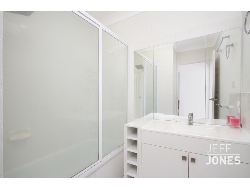 4/54 Douglas Street, Greenslopes QLD 4120