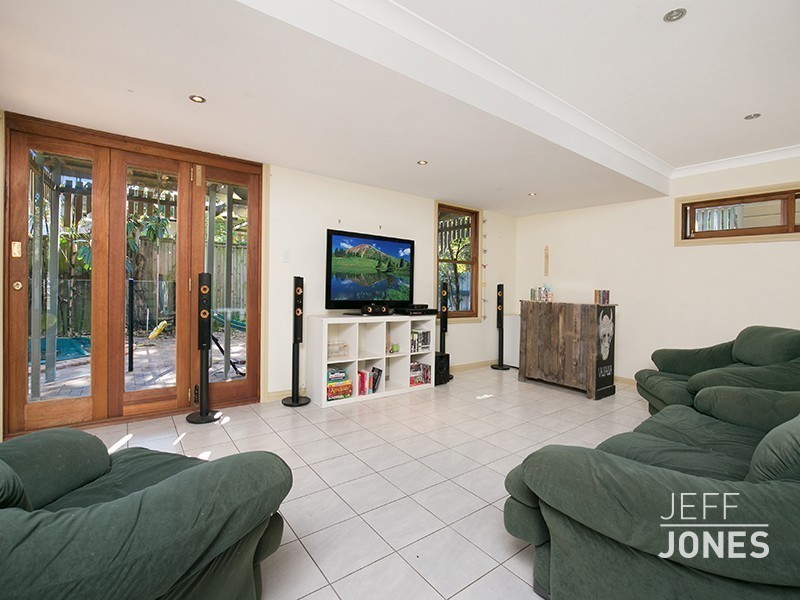 94 Linton Street, Kangaroo Point QLD 4169