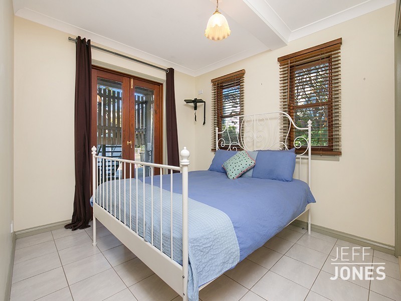 94 Linton Street, Kangaroo Point QLD 4169