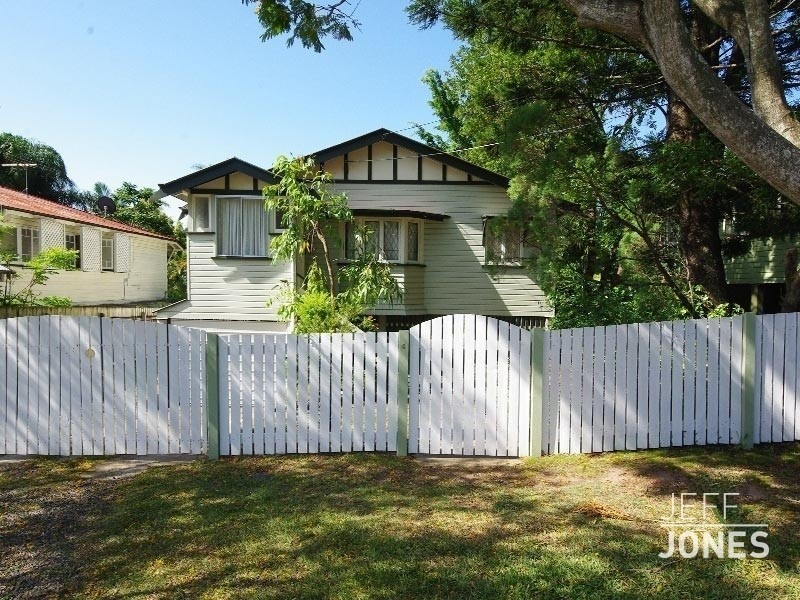 4 Annie Street, Camp Hill QLD 4152