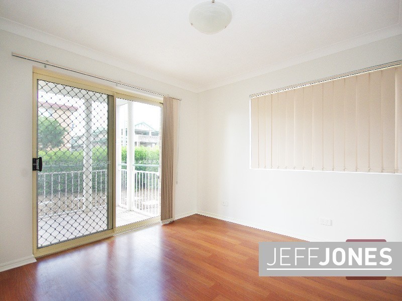 2/163 Juliette Street, Greenslopes QLD 4120