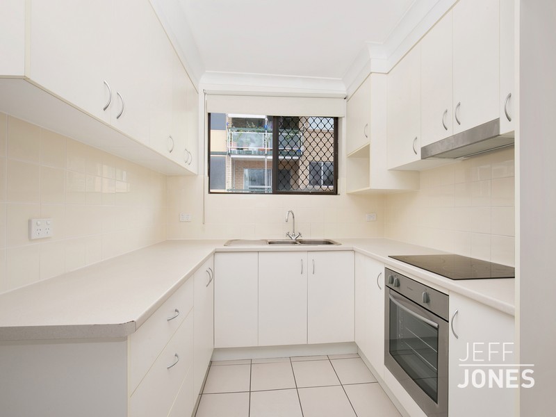 2/30 Wellington Street, Coorparoo QLD 4151