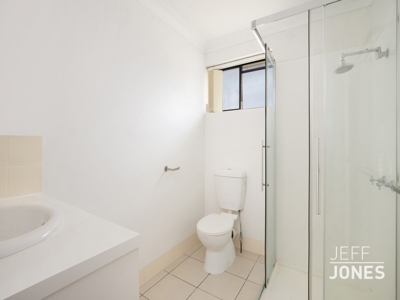 2/30 Wellington Street, Coorparoo QLD 4151