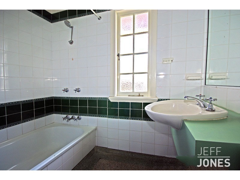 63 Mackay Street, Coorparoo QLD 4151