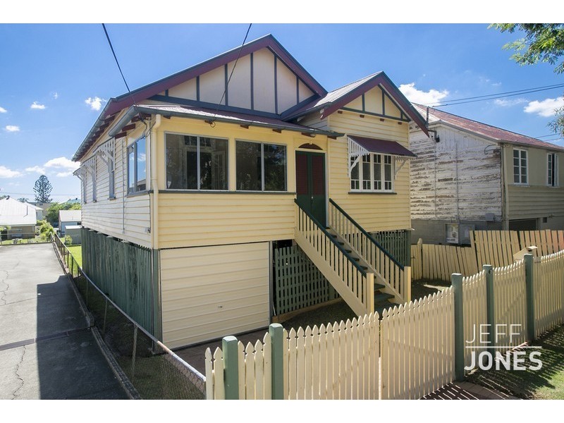 30 Gordon Street, Greenslopes QLD 4120
